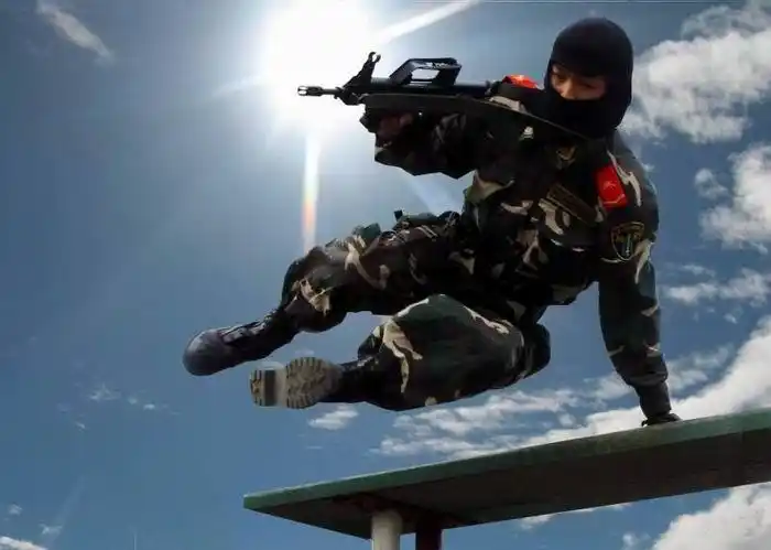 贺《八一建军节》 中国军人钢铁汉