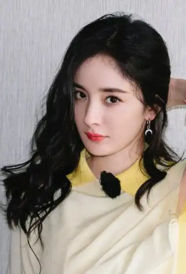 杨幂波浪卷发性感写真图片89