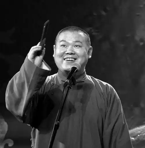 在这个瞬息万变的世界,有一则令人心生感慨的故事,关于德云社的岳云鹏
