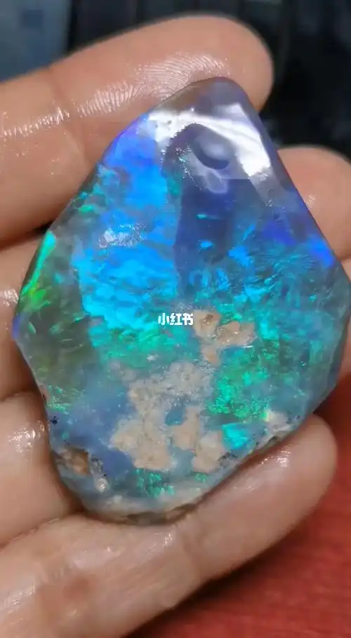 澳大利亚闪电岭高品质黑澳宝黑欧泊原石