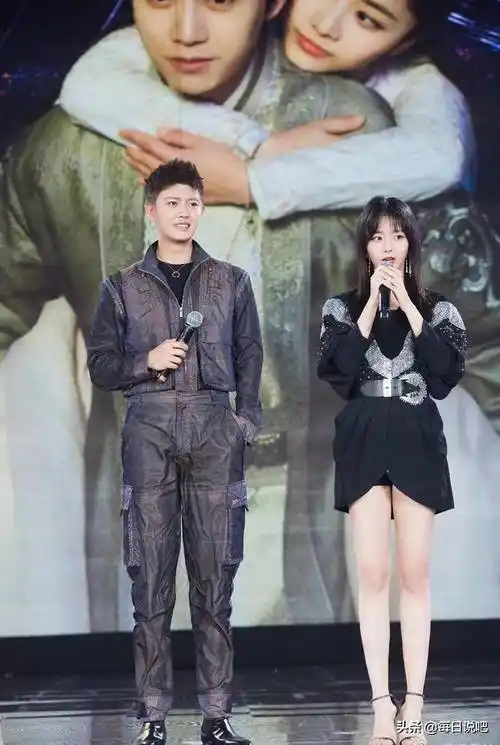 任嘉伦,谭松韵亲密戏少,《锦衣之下》为何仍能蛊惑人心?