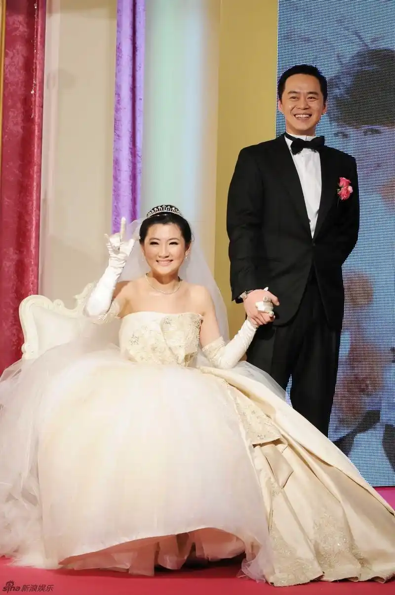 selina与阿中完婚