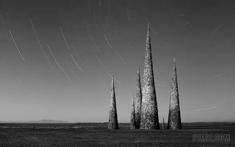 建筑复古石塔黑白照片背景图片