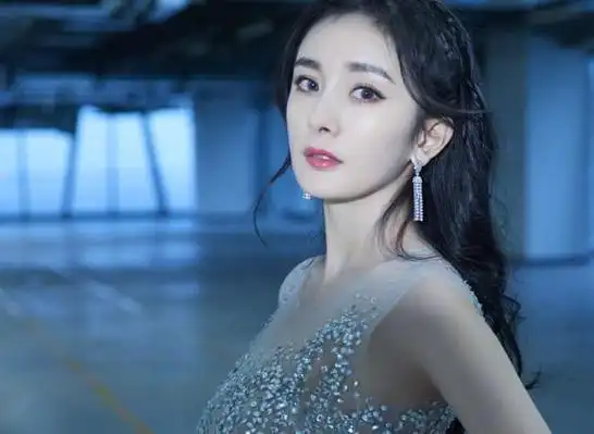 40岁王鸥丑闻遭到曝光,幼年时期经历苦难生活,成名后感情不顺|杨幂