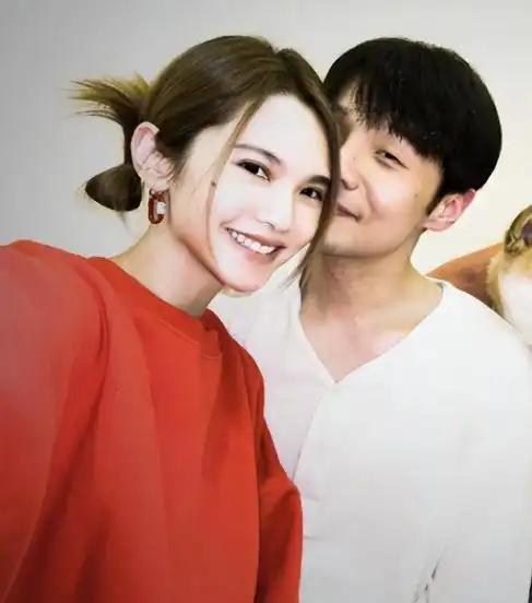 李荣浩杨丞琳领证(李荣浩杨丞琳领证照片)