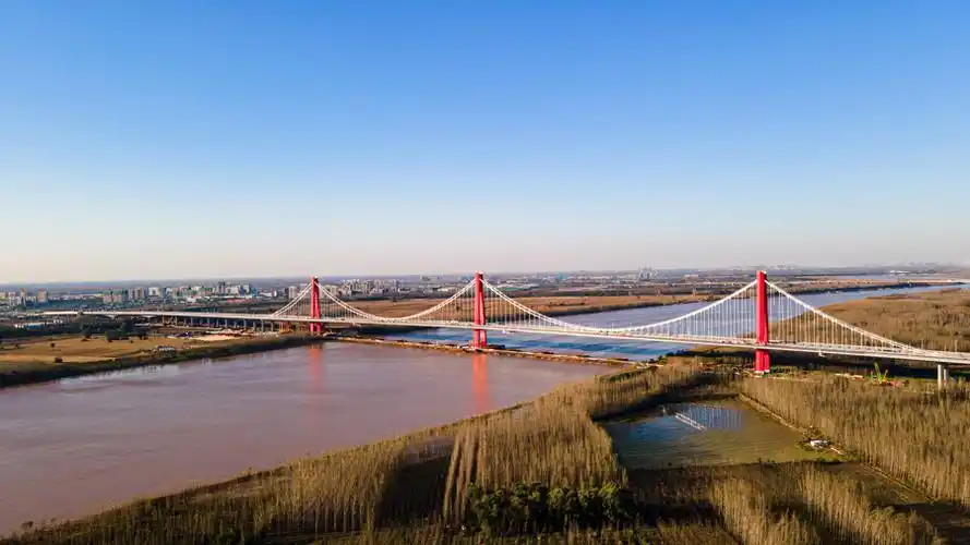 济南凤凰黄河大桥是济南市的重大工程,市政总院桥梁专业团队在总工程