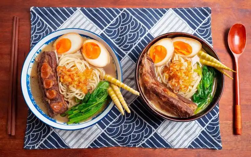 【骨汤拉面】耗时两天,七份组件,只为了一碗浓到化不开的真骨汤拉面