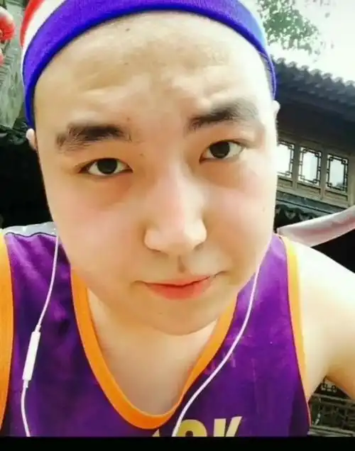 之前7.王九龙现在!好可爱呀之前6.郭麒麟减肥后显年轻还帅了5.