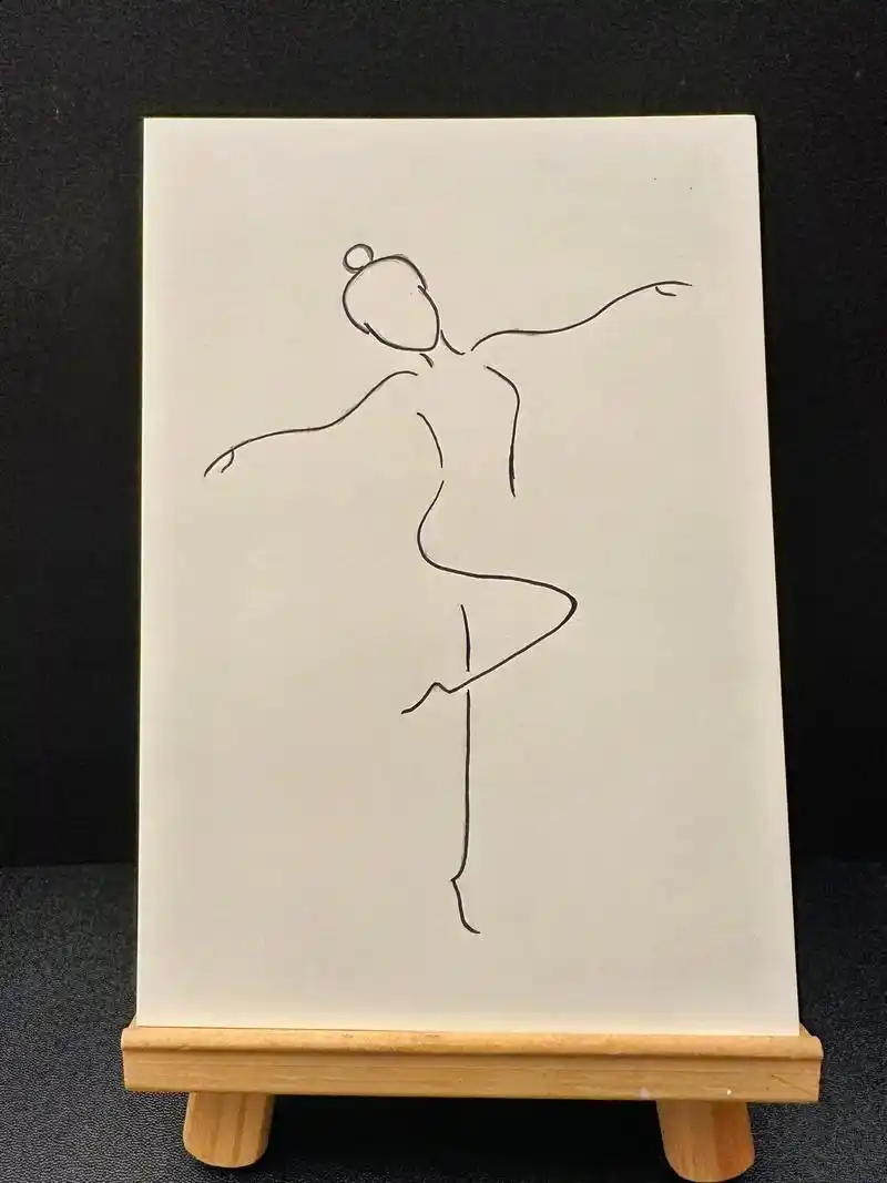 用字母s 画翩翩起舞的舞者.#图文种草机 #简笔画 #亲子 - 抖音