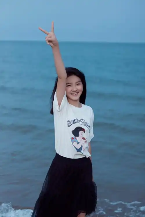 sohufashion·星鲜事#【#王圣迪居然刚12岁#】今日,演员@王圣迪-娃娃