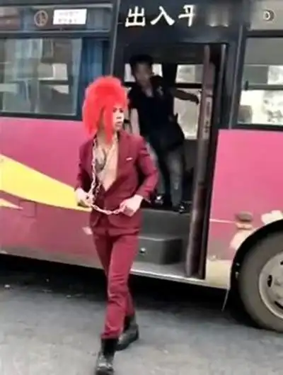 农村青年拍乡村非主流风视频成网红:打工是不可能的_热点聚焦_日照_齐