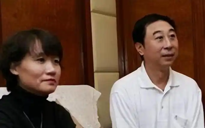 冯巩的妻子到底是谁