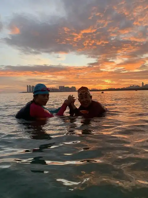 每天早上的晨练,和队友游泳的美图,记录美好开心的每一天.