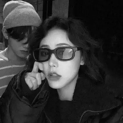 孤独情侣头像一对 霸气情侣头像一人一张黑白