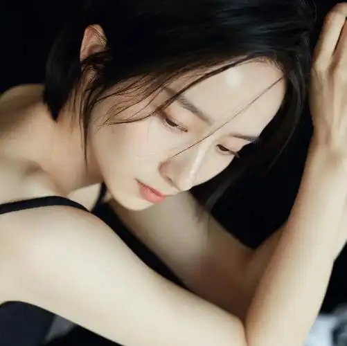 那些女生头像高冷