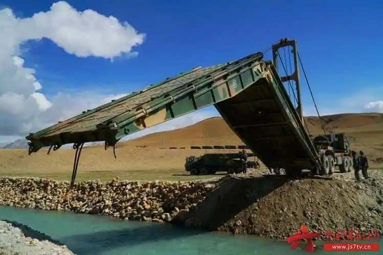 组图驻藏工兵分队高原上展开高强度实战训练