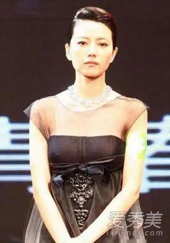 摘要:内衣对女性来说是很重要的,既能保持好身材,又能防止走光.