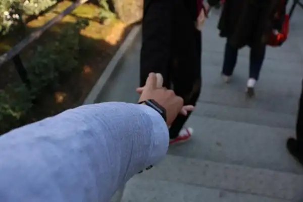 有爱情故事的牵手照已收到不少 就等你也来参加了