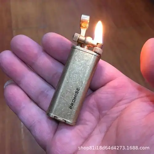 百诚百诺010抬臂搓轮黄铜煤油打火机 怀旧老式创意打火机外贸批发