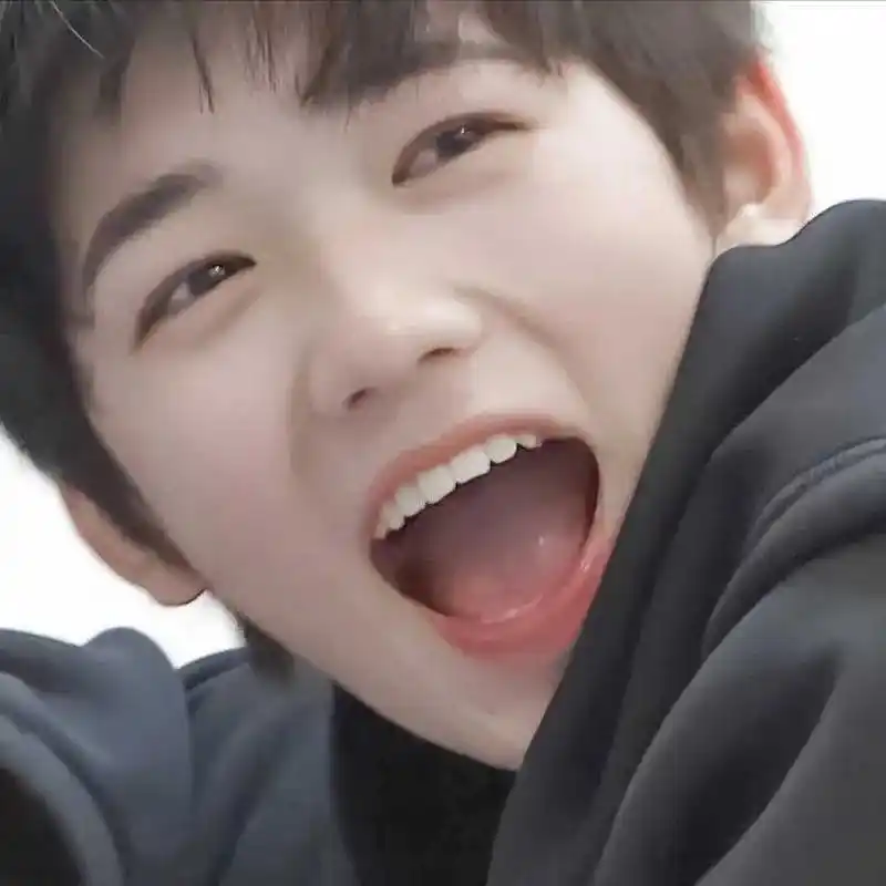 脆哥用脸骂人的小时候可爱烂啦 #宋亚轩 - 抖音