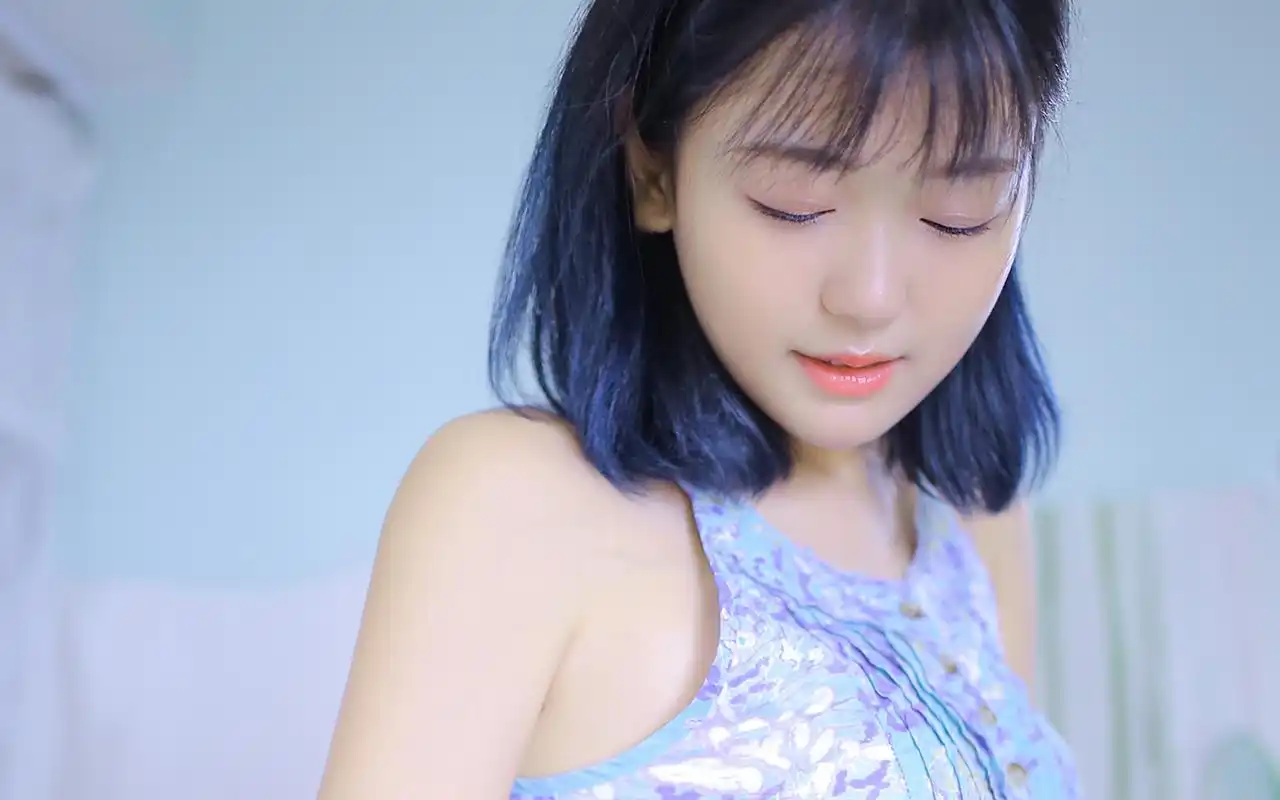 性感短发美女图片高清电脑桌面壁纸