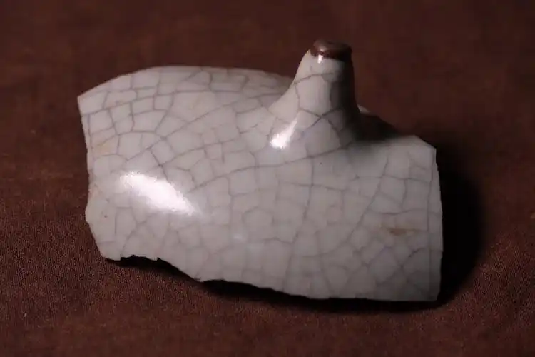 珍贵的宋元传世哥窑标本,传世哥窑特征金丝铁线,酥油光,铁胎铁足,支钉