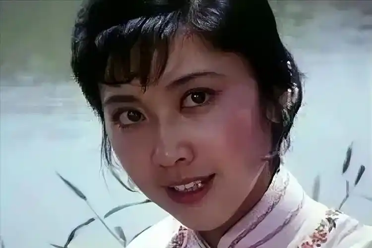 71岁朱琳老去的容颜让人惊叹八十年代大陆第一美女的传说