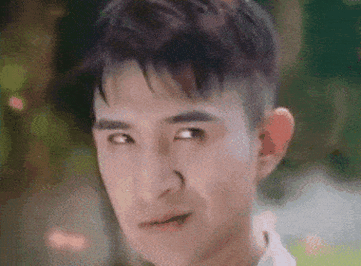 就算你不知道他的名字,但你大概率在短视频平台见过他的魔性"歪嘴笑"