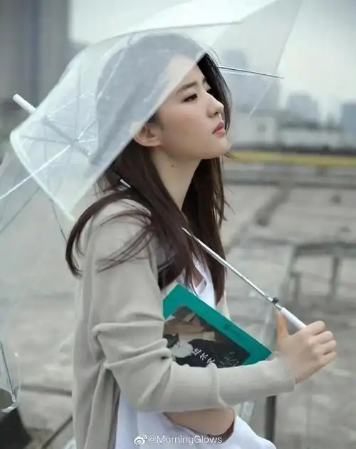 文艺气息满满的刘亦菲,青春靓丽太好看了!