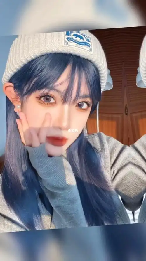 2020女生流行发色宝石蓝染完超显白