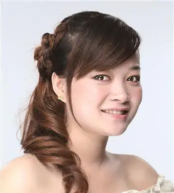 国字脸女生该怎么扎头发 国字脸女生怎么扎头发才好看