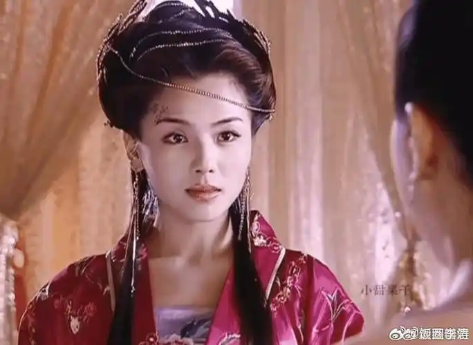 小时候虽然知道娥皇和花蕊夫人都是刘涛演的,但就是接受不了这种替身