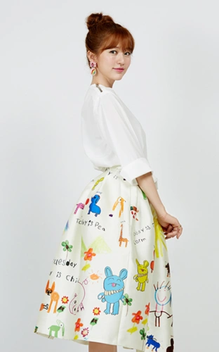 【女神新衣尹恩惠同款】涂鸦蓬蓬裙 白色上衣套装