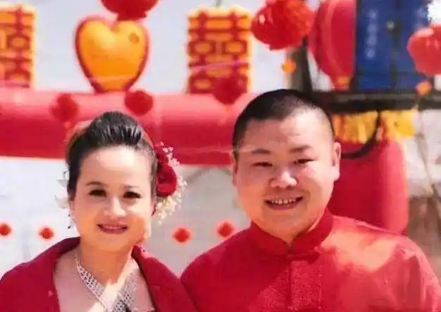孟鹤堂承认分手后再婚,和前妻的婚纱照曝光,秦霄贤避谈现任嫂子_老婆