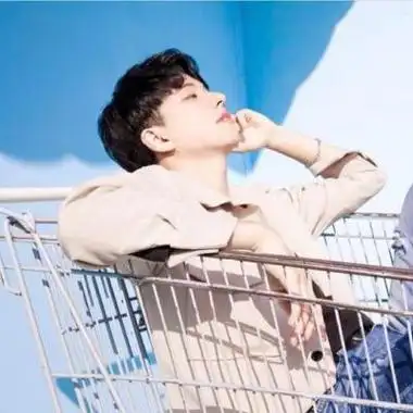 干净帅气阳光男生头像2021精选你是我撩到一半就想放弃的人