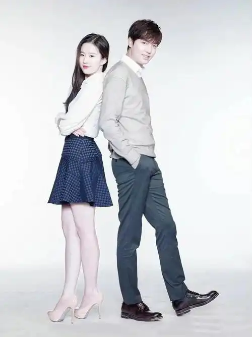 摄影师问刘亦菲你能假装一下李敏镐的女朋友吗