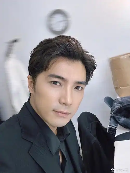 贺军翔方发声明:并未与任何第三人有逾矩行为_明星报道-宏远创新影视