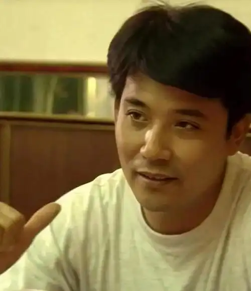 在八九十年代,男性演员拥有超过180厘米的身高无疑是一个额外的优势