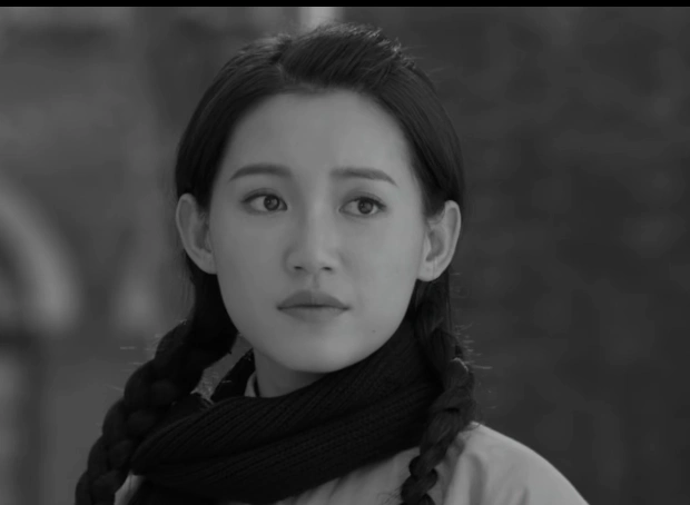 电视剧胜算蔡梦扮演者苏青警察制服剧照