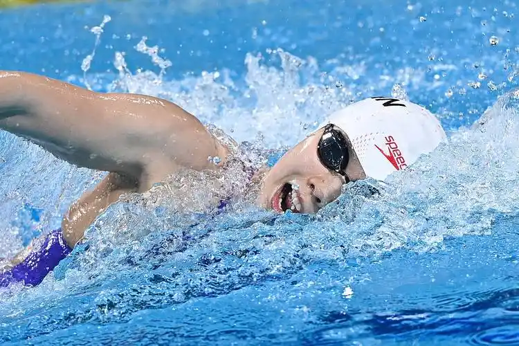 游泳女子200米自由泳决赛赛况