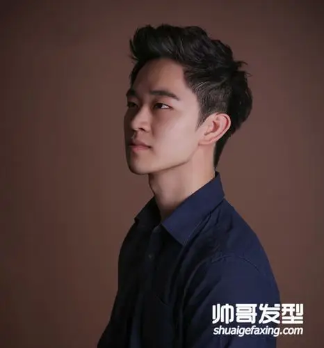 成熟男人绅士短发设计露额头上扬发型2