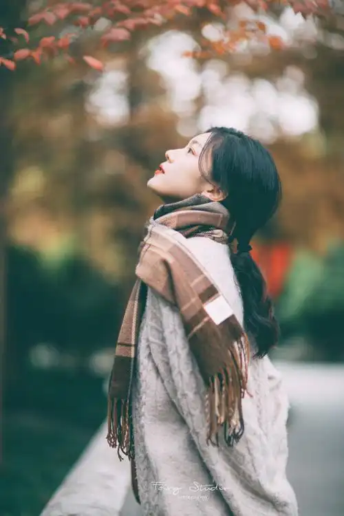 侧脸照怎么拍最好看(附侧脸照拍照技巧和美女效果图)_明日头条