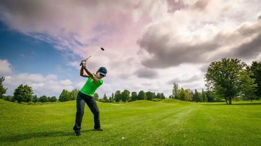 今年8月去加拿大旅行,在小城barrie的高尔夫球场拍摄