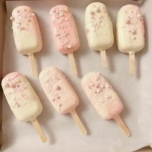 我的冰激凌呢做的独角兽棒棒糖蛋糕含甜甜圈冰棒蛋糕