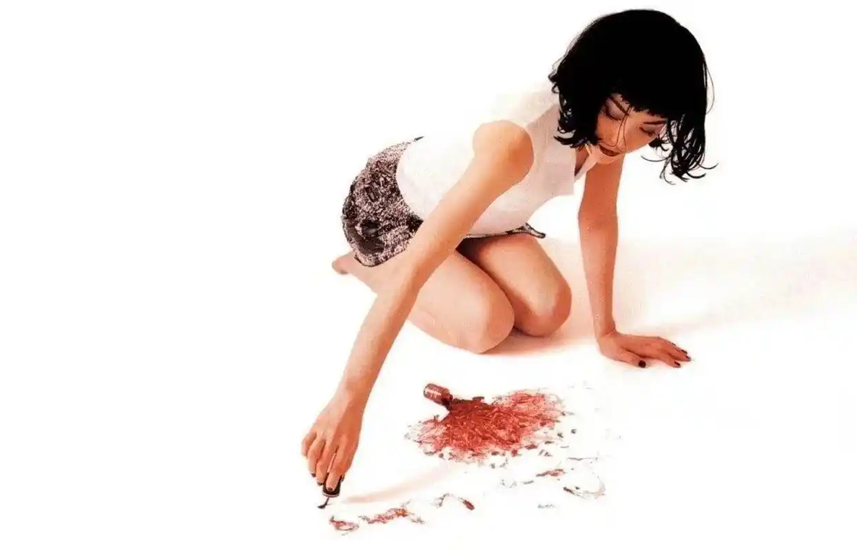 王菲年轻时竟是清纯萌妹子,波波头,齐刘海甜美可爱,灵动的眼睛吸睛无