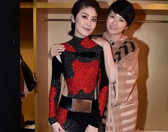 陈慧琳与好友梁咏琪.