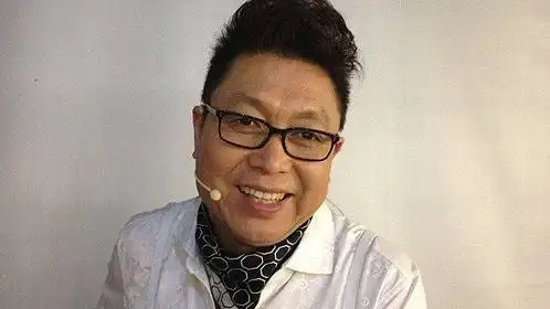 王为念:曾是央视春晚导演,61岁被亿万富婆"逼婚",现在怎样了