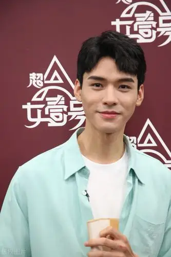 小八卦龚俊利路修景甜张彬彬宋亚轩张翰