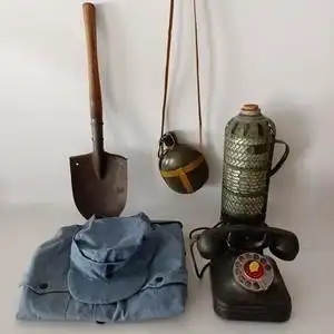 老物件红色战争展览纪念品兵工铲军壶铁暖瓶复古怀旧收藏演出道具