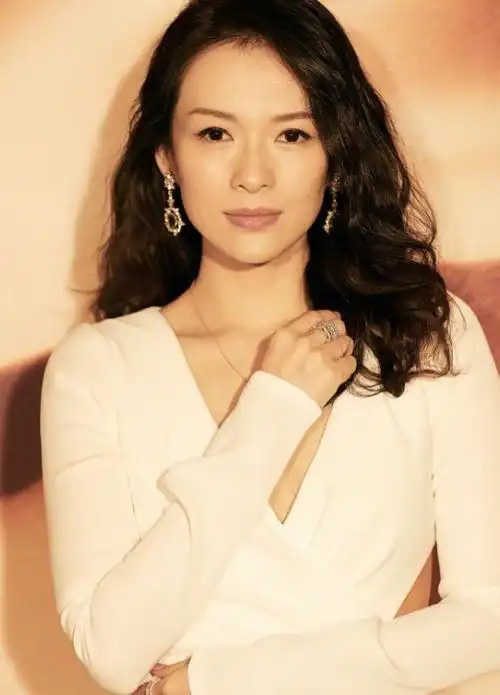 半个娱乐圈为她做"绿叶",如今看来,章子怡的"江湖地位"稳了